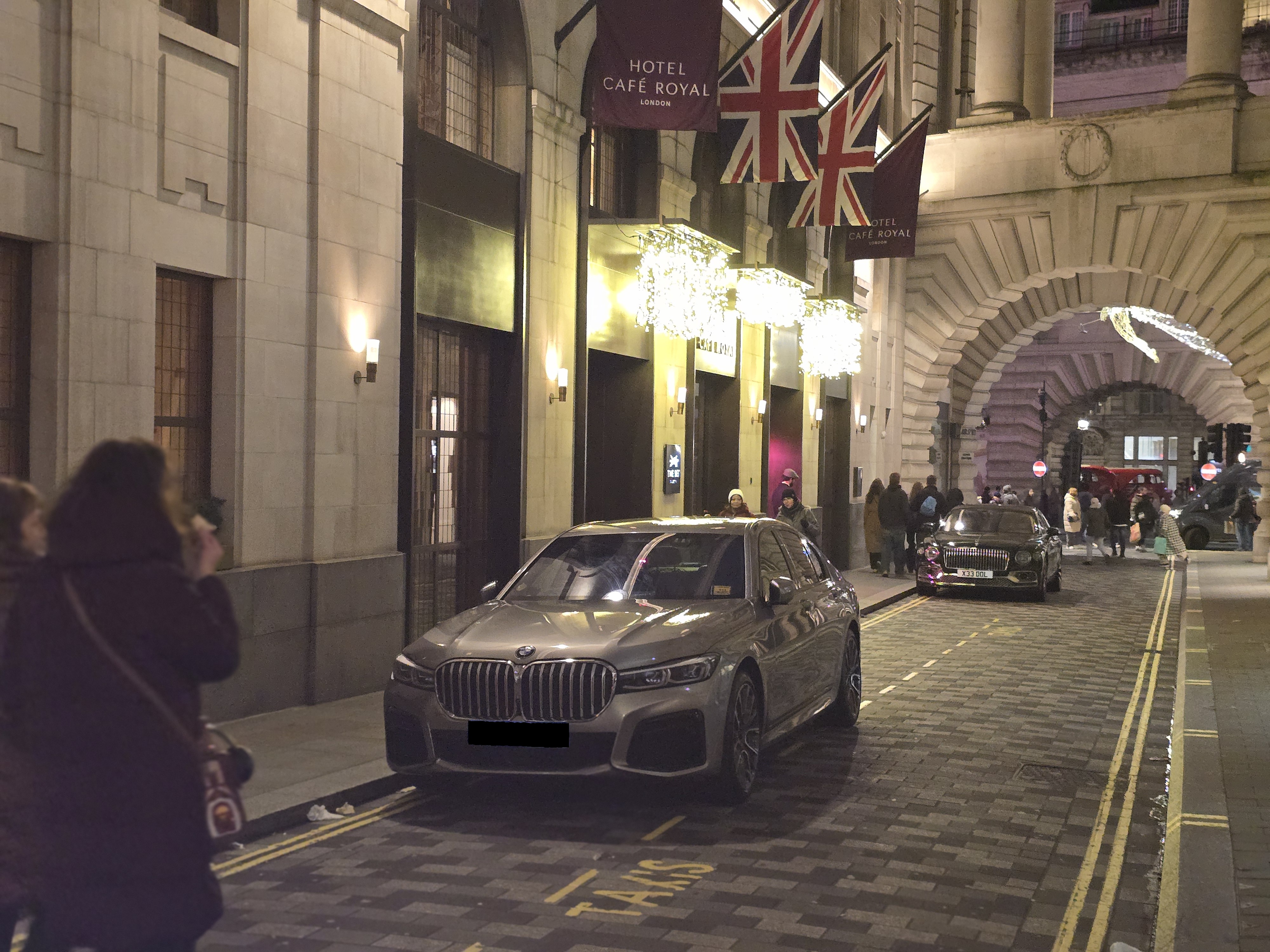 BMW 7 Series - Cafe Royal