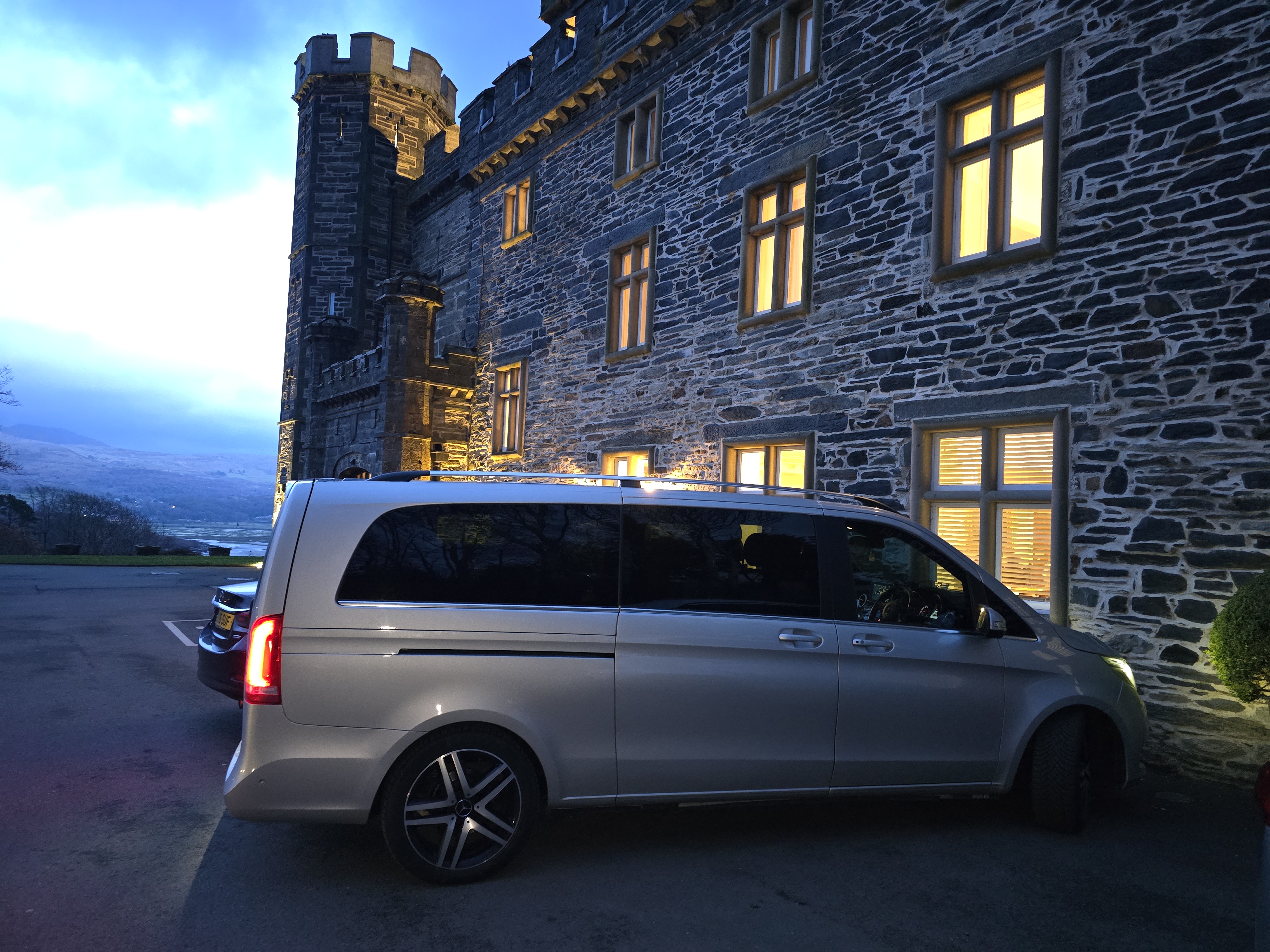 Mercedes V Class - Hotel Portmeirion